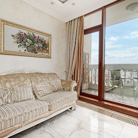 Greek Street Deluxe Apartment Odessa Eksteriør billede