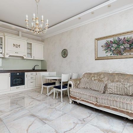 Greek Street Deluxe Apartment Odessa Eksteriør billede