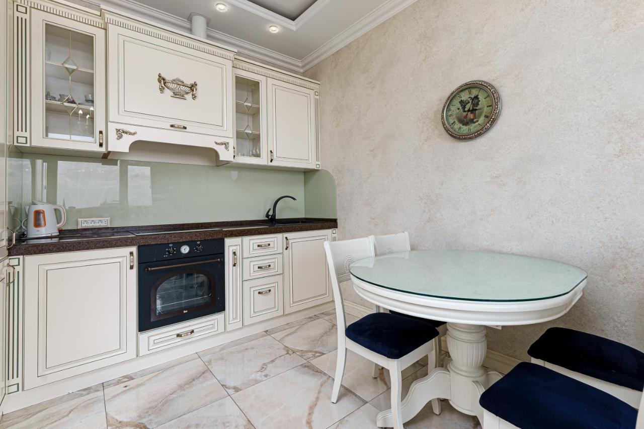 Greek Street Deluxe Apartment Odessa Eksteriør billede