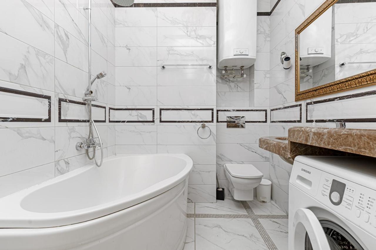 Greek Street Deluxe Apartment Odessa Eksteriør billede