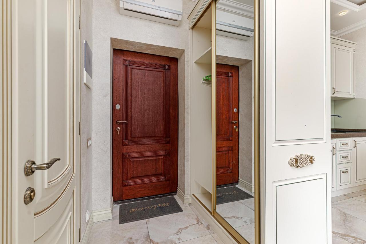 Greek Street Deluxe Apartment Odessa Eksteriør billede